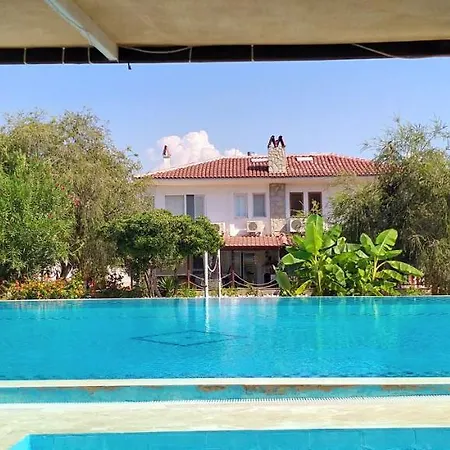 Hotel Havuz Olanakli Bahceli Karens Fethiye