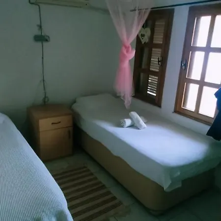 Havuz Olanakli Bahceli Karens Hotel Fethiye